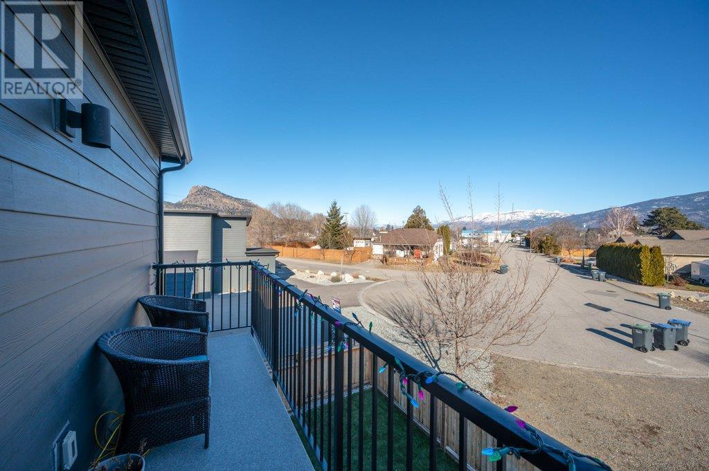 5011 Towgood Pl in Summerland, BC - Building Photo