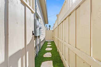 4787 Panorama Dr in San Diego, CA - Foto de edificio - Building Photo