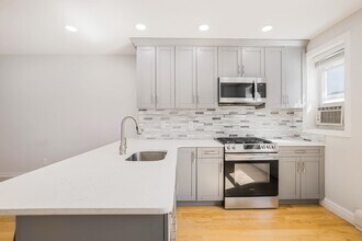 366 Pacific Ave in Jersey City, NJ - Building Photo - Building Photo
