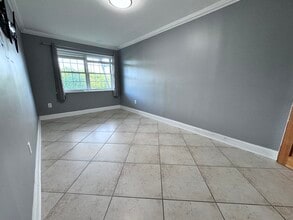 412 Sommerville Plz, Unit 1 in Yonkers, NY - Building Photo - Building Photo