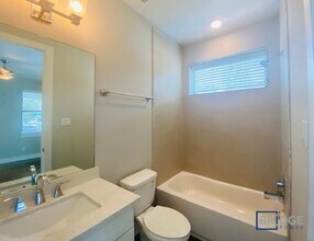 2202 Arabelle St in Houston, TX - Building Photo - Building Photo