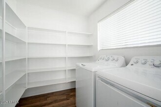 7940 W Mission Ln in Peoria, AZ - Building Photo - Building Photo