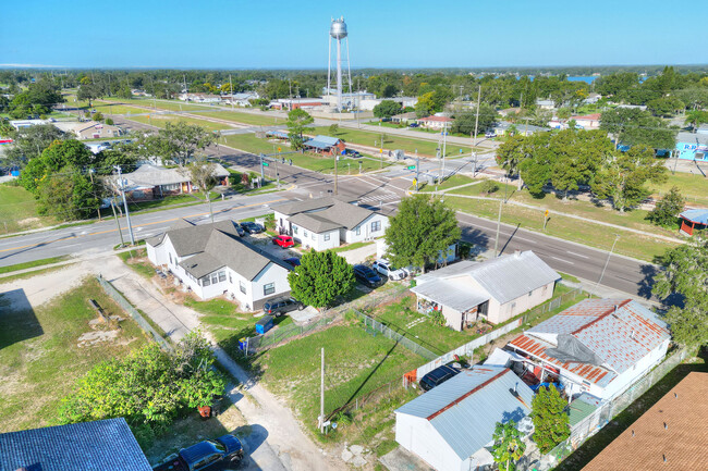 19 W Eagle Ave in Eagle Lake, FL - Building Photo - Building Photo