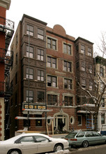 75 Burbank St in Boston, MA - Foto de edificio - Building Photo