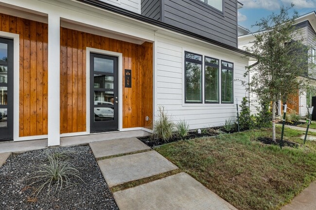 211 Lynn Dr in Bryan, TX - Building Photo - Building Photo