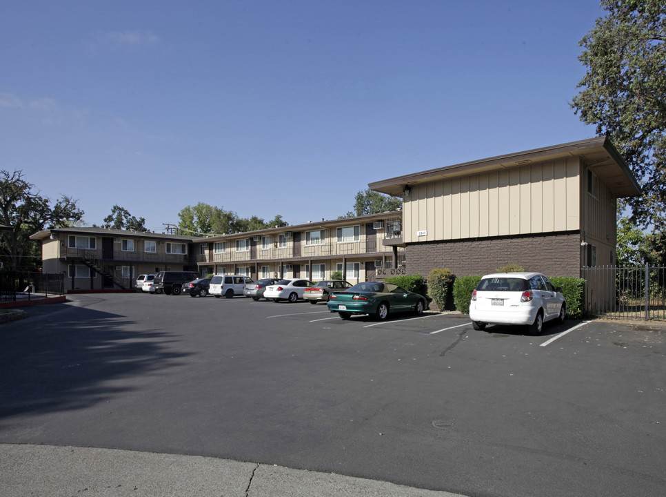 River Bend Park in Rancho Cordova, CA - Building Photo