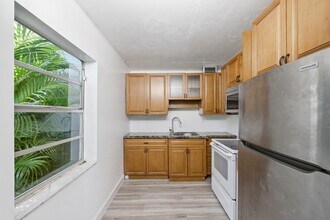 452 Normandy Ln in Delray Beach, FL - Building Photo - Building Photo