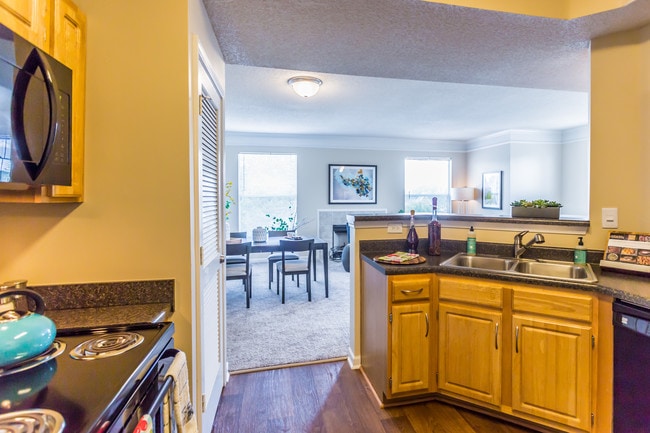 Waterford Place Apartment Homes in Memphis, TN - Building Photo - Interior Photo