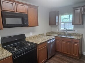 615 Royal Crest Dr in Mesquite, TX - Building Photo - Building Photo