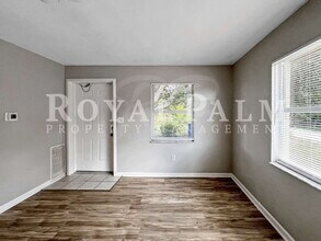 13037 First St in Ft. Myers, FL - Building Photo - Building Photo