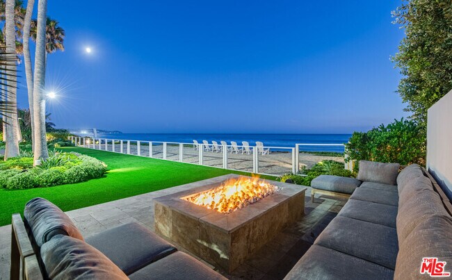 31272 Broad Beach Rd in Malibu, CA - Building Photo - Building Photo