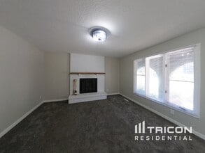 13548 Dan Patch Dr in Savage, MN - Building Photo - Building Photo