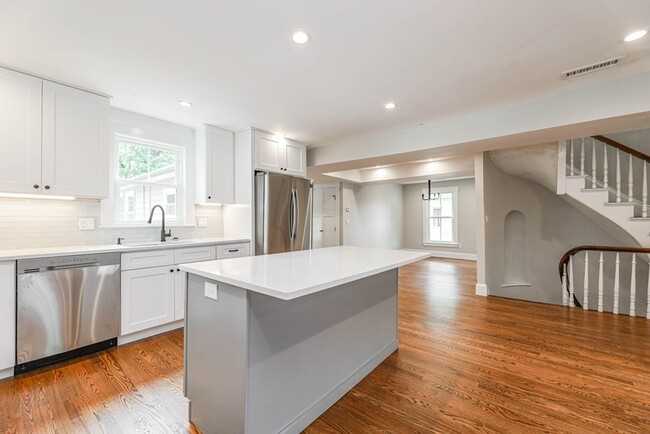 52 Maple St in Boston, MA - Building Photo - Building Photo