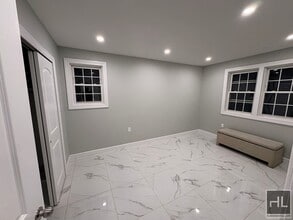 SCHURZ AVENUE, BRONX in Bronx, NY - Foto de edificio - Building Photo