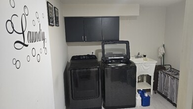 5719 Rocky Run Dr in Centreville, VA - Building Photo - Building Photo