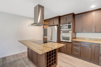 6386 Rancho Mission Rd, Unit 311 in San Diego, CA - Building Photo - Building Photo