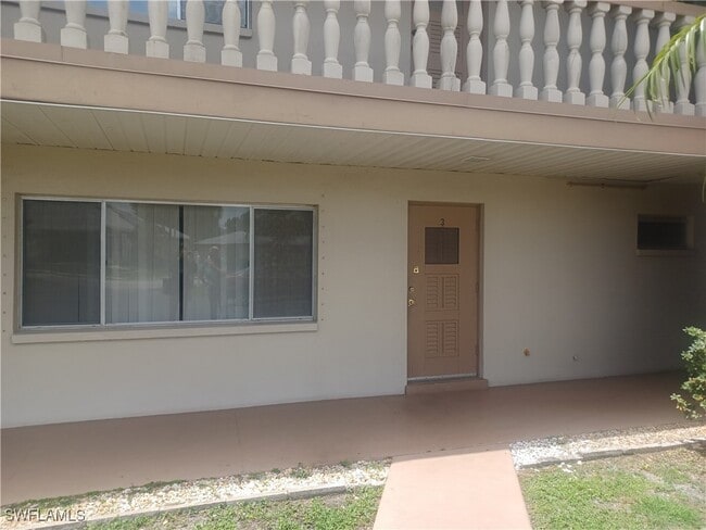 property at 1915 W Lakeview Blvd