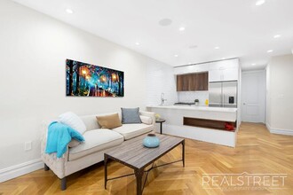 648 Chauncey Street in Brooklyn, NY - Building Photo - Interior Photo