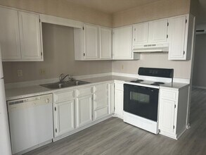 105 Poppy St-Unit -B in Fort Walton Beach, FL - Building Photo - Building Photo