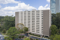 Cathedral Towers in Atlanta, GA - Foto de edificio - Building Photo