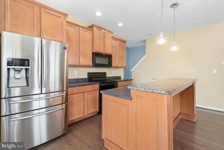 3038 Meridian Cmns in Mechanicsburg, PA - Building Photo - Building Photo