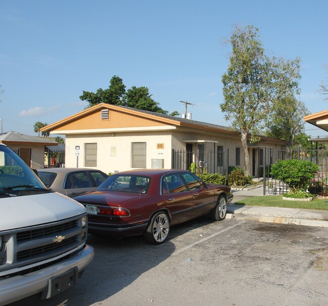 615-619 NW 11th Ave in Fort Lauderdale, FL - Building Photo - Building Photo