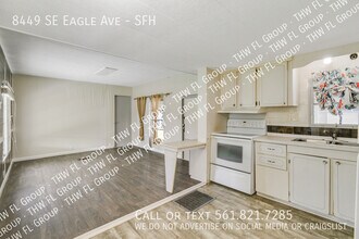 8449 SE Eagle Ave in Hobe Sound, FL - Building Photo - Building Photo