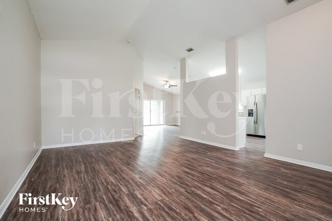 1528 Graduate Ct in Lehigh Acres, FL - Foto de edificio - Building Photo