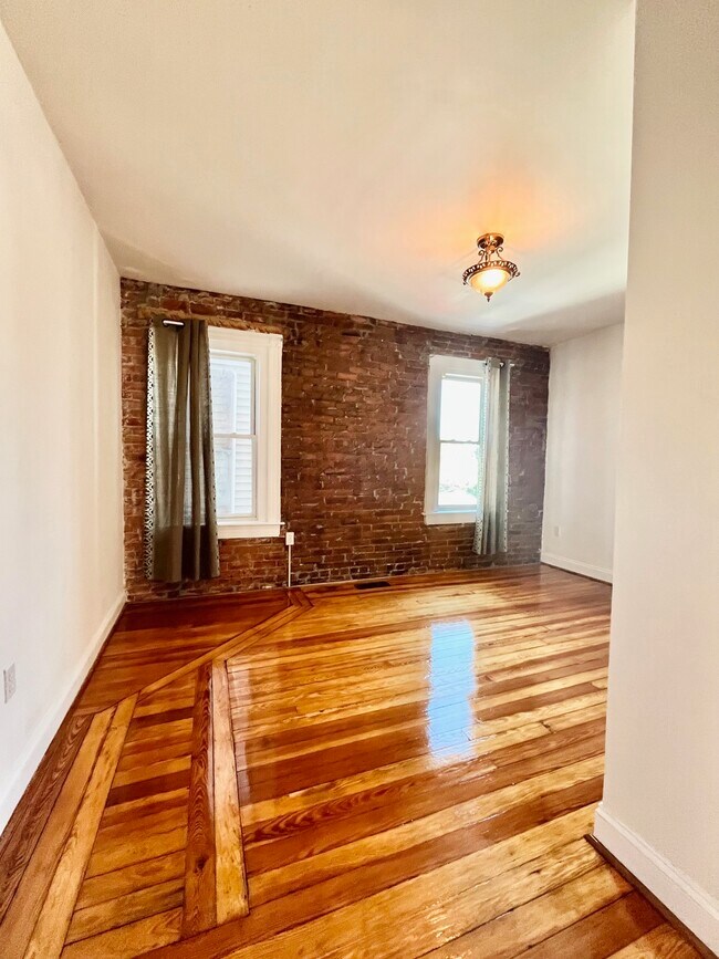 35 Adamson St, Unit 2 in Boston, MA - Building Photo - Building Photo