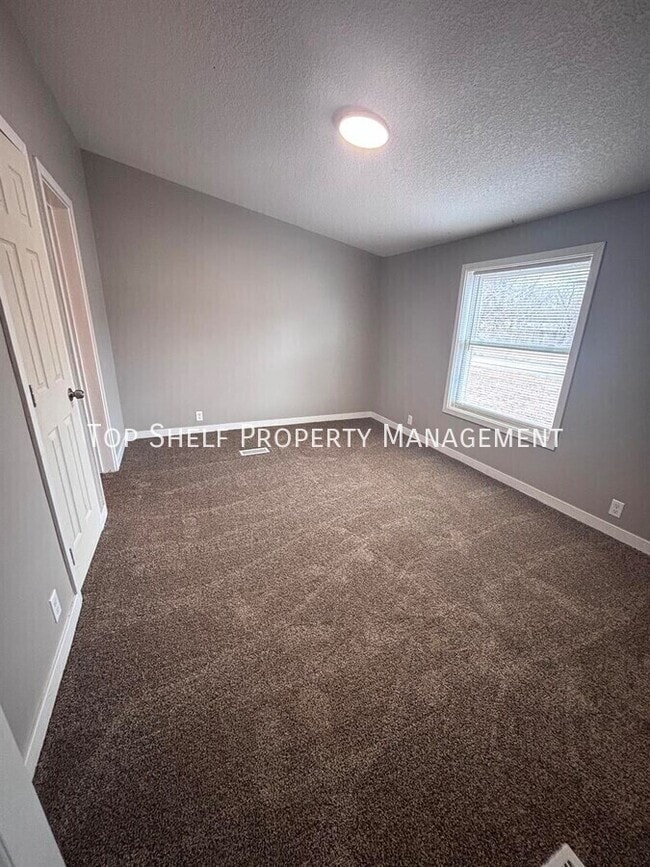 510 S 4th St in Adel, IA - Building Photo - Building Photo