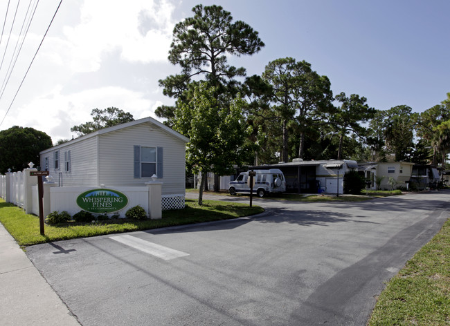 4830 Clover Ln in Titusville, FL - Foto de edificio - Building Photo