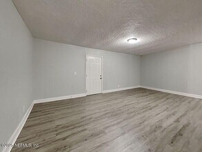 9558 Norfolk Blvd in Jacksonville, FL - Building Photo - Building Photo