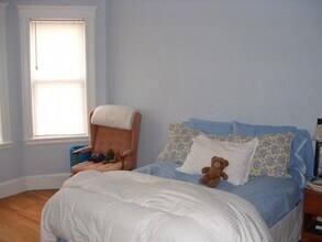 27 Ransom Rd, Unit 2 in Boston, MA - Foto de edificio - Building Photo