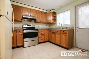 30 College Farm Rd in Waltham, MA - Building Photo