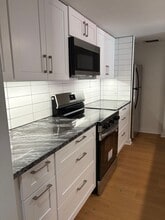 24-30-30 Bank St in Philadelphia, PA - Foto de edificio - Building Photo