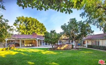 9337 Shoshone Ave in Los Angeles, CA - Building Photo - Building Photo