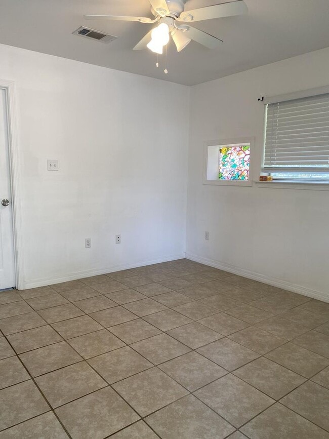 247 W Elm St in Ponchatoula, LA - Building Photo - Building Photo