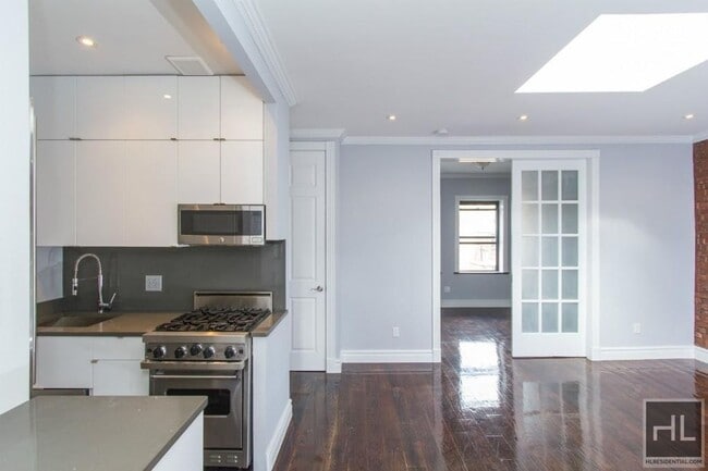 E 75TH ST. in New York, NY - Building Photo - Building Photo