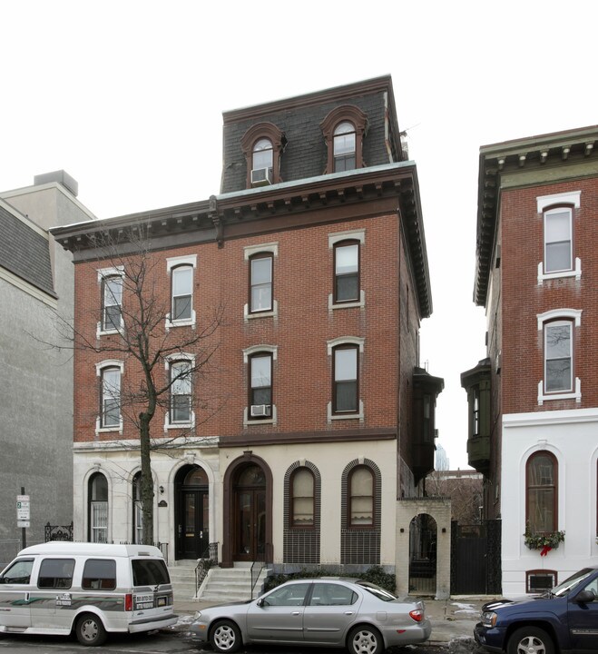 1914 Spring Garden St in Philadelphia, PA - Building Photo