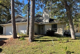 110 N Kanaio Dr in Bastrop, TX - Building Photo - Building Photo