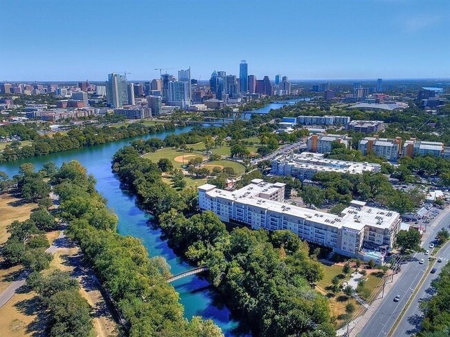 1900 Barton Springs Rd in Austin, TX - Building Photo - Building Photo