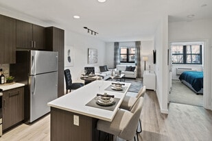 The Quincy in New Brunswick, NJ - Building Photo