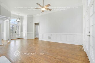 1201 Bavarian Wood Close in Buford, GA - Foto de edificio - Building Photo