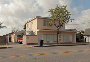 9412-9414 Flower St in Bellflower, CA - Building Photo - Building Photo