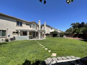 9772 Ellsmere Way in Elk Grove, CA - Building Photo - Building Photo