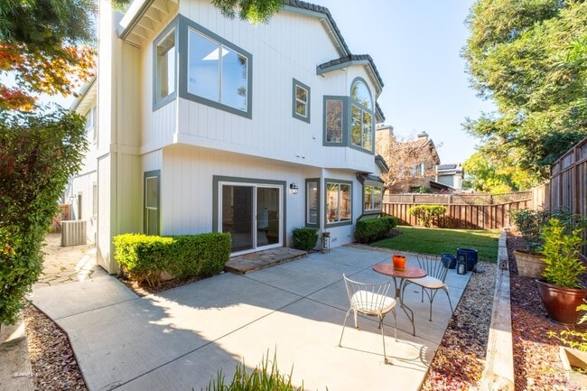 property at 517 Leafhaven Ln