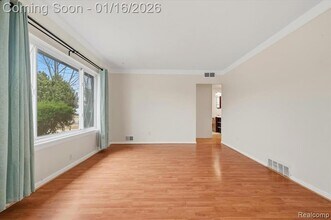 1198 E Hudson Ave in Madison Heights, MI - Building Photo - Building Photo