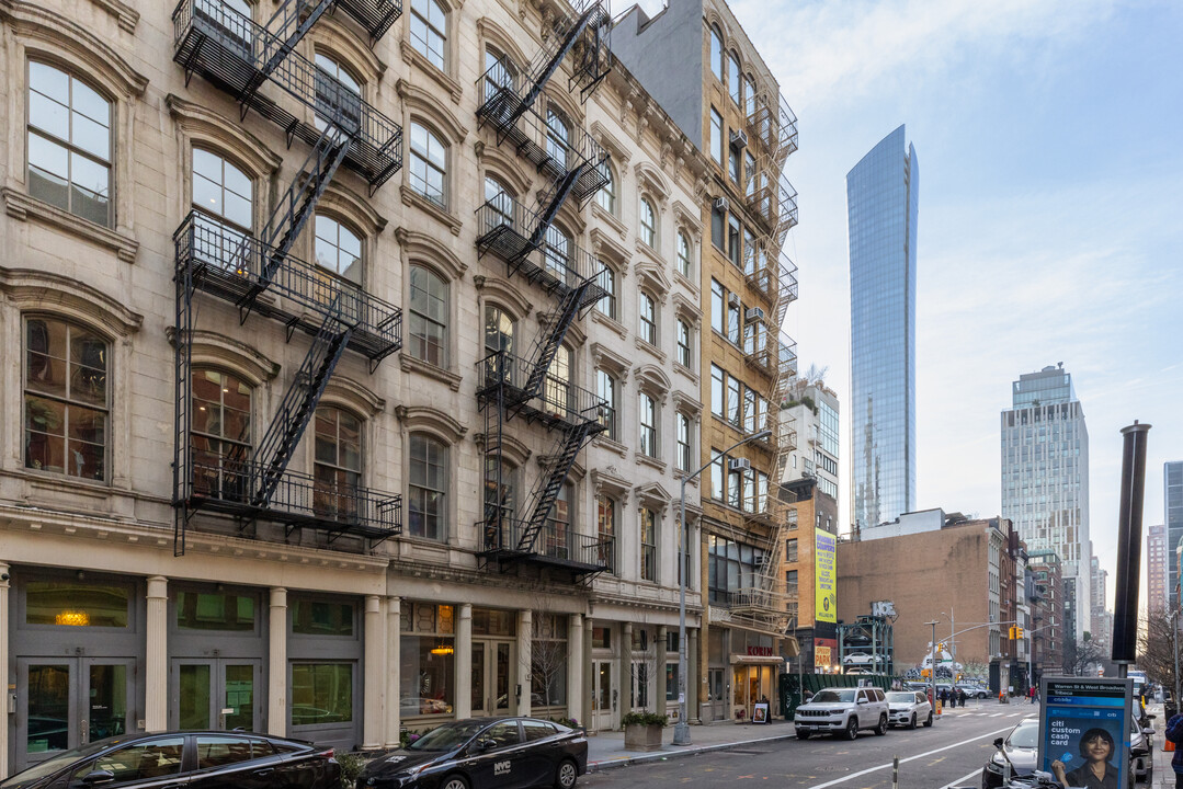 55 Warren St in New York, NY - Building Photo