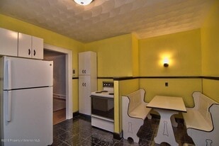 2426 N Washington Ave, Unit 1