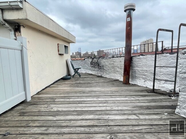 East 13th Street, Unit 6E in New York, NY - Building Photo - Building Photo